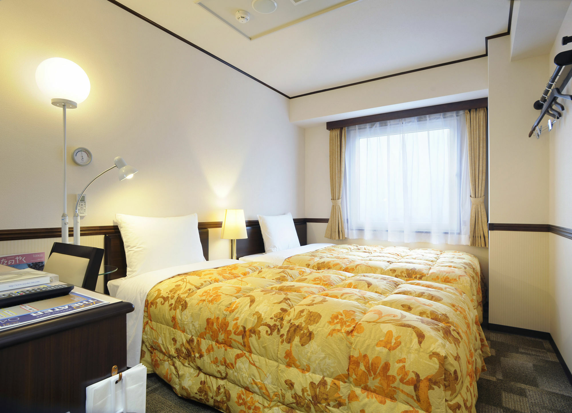Toyoko Inn Tokyo Asakusa Senzoku Tsukuba Express 外观 照片