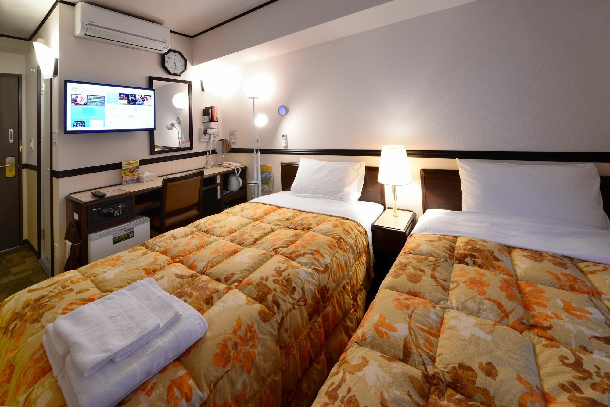 Toyoko Inn Tokyo Asakusa Senzoku Tsukuba Express 外观 照片